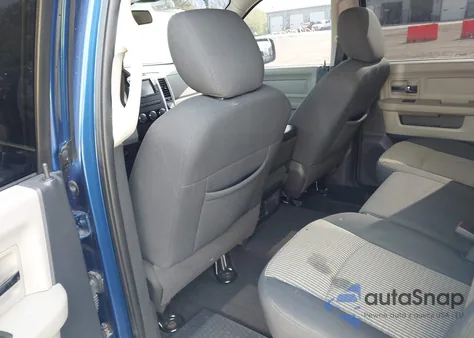 2010 Dodge Ram 1500 Slt/Sport/Trx z USA, uszkodzony, nr VIN 1D7RV1CT5AS104029